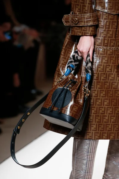 Look 11
